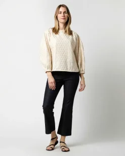 Elora Volume Top