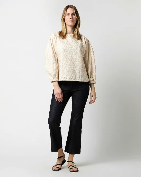 Elora Volume Top