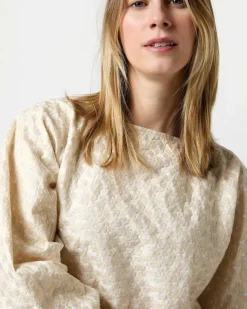 Elora Volume Top