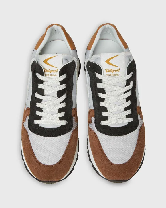 Magic Run Sneaker
