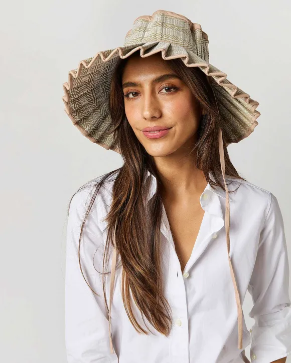 Maxi Capri Hat