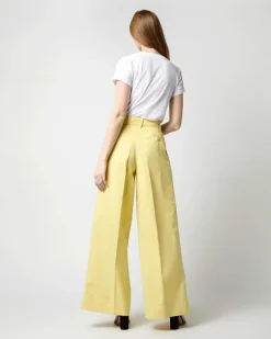 Wide-Leg Trouser